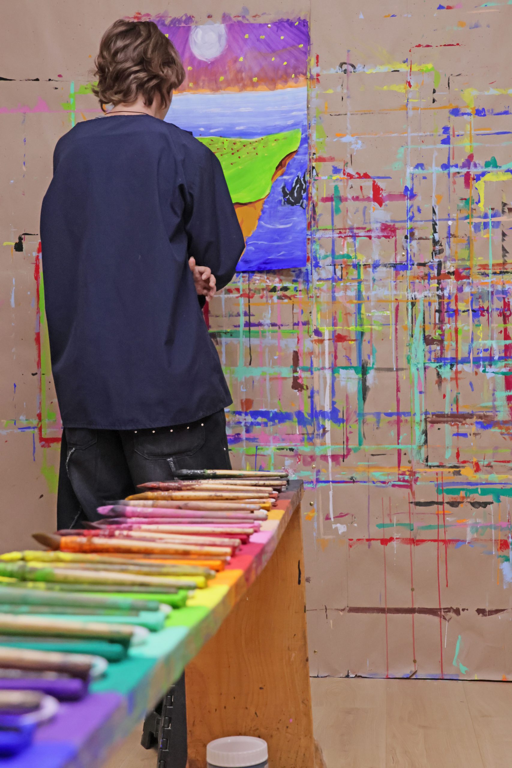 alt=atelier de peinture libre saint julien chapteuil Au Piano des couleurs cabane a peindre jeu de peindre jouer avec la couleur concentration activité détente relaxation confiance en soi pinceaux peinture répétions geste de peindre pédagogie Montessori Le Puy En Velay Yssingeaux Auvergne Rhône Alpes